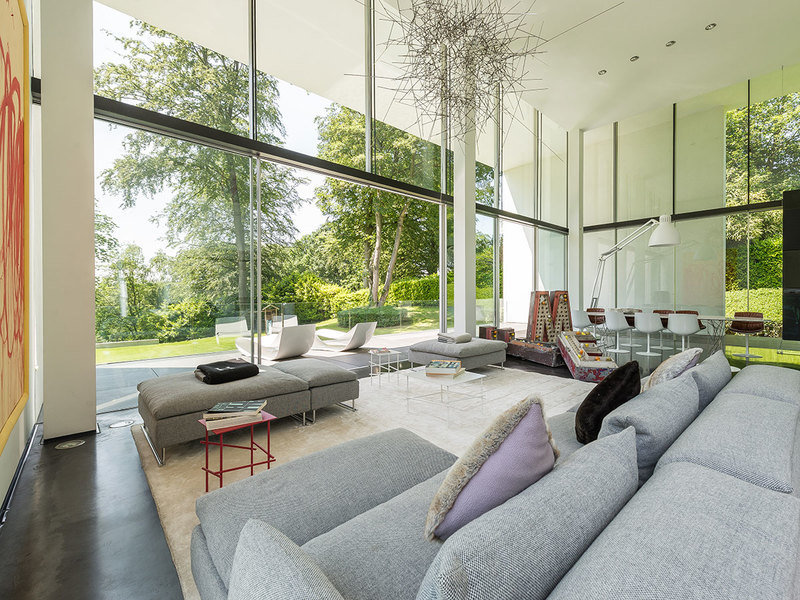 Belgian interior designer Laurence Sonk designed the interior of this home in Uccle. It's currently a